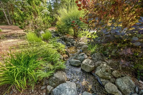 327 Whitestone Drive Grants Pass OR 97527