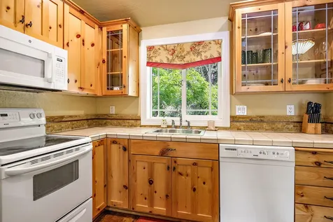 327 Whitestone Drive Grants Pass OR 97527