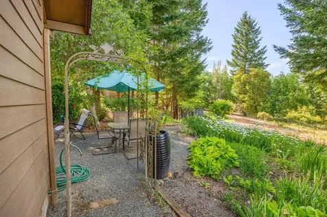 327 Whitestone Drive Grants Pass OR 97527