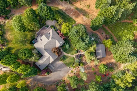 327 Whitestone Drive Grants Pass OR 97527