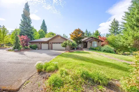 327 Whitestone Drive Grants Pass OR 97527