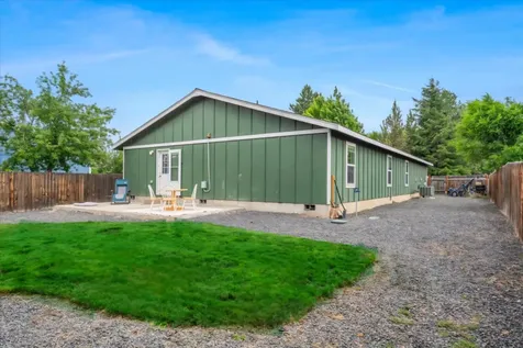 2555 SW Timber Avenue Redmond OR 97756