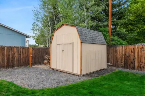 2555 SW Timber Avenue Redmond OR 97756