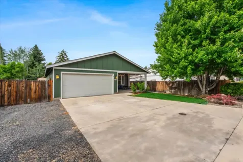 2555 SW Timber Avenue Redmond OR 97756