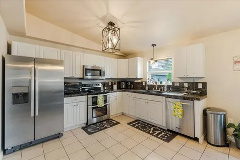 2555 SW Timber Avenue Redmond OR 97756