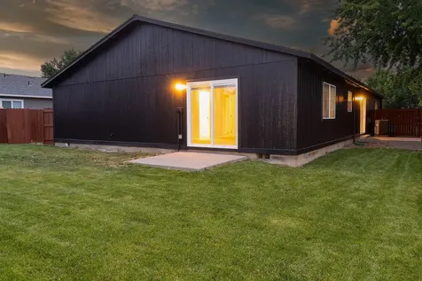 2536 SW Volcano Avenue Redmond OR 97756