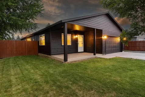 2536 SW Volcano Avenue Redmond OR 97756