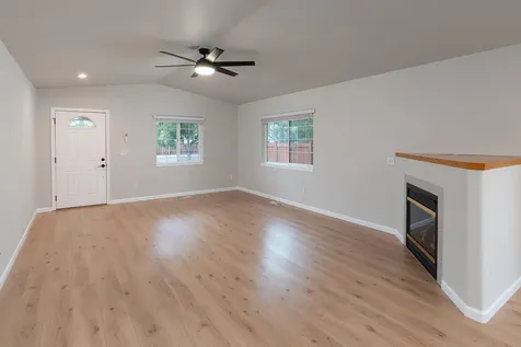 2536 SW Volcano Avenue Redmond OR 97756