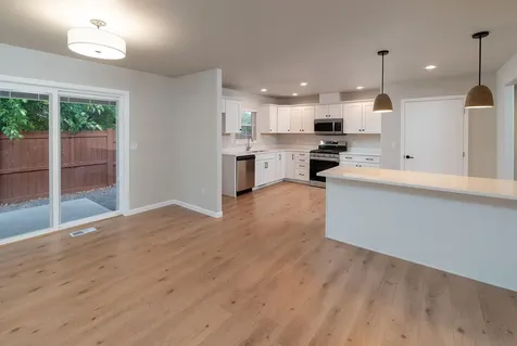 2536 SW Volcano Avenue Redmond OR 97756