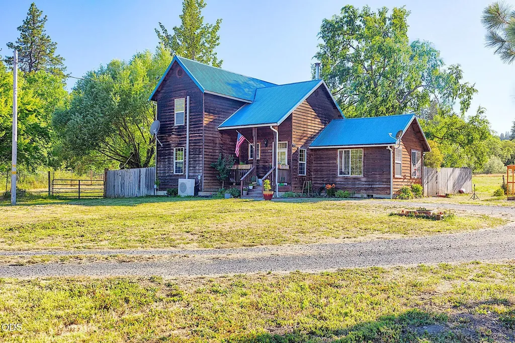 19560 Williams Highway Williams OR 97544