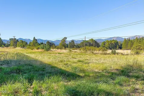 19560 Williams Highway Williams OR 97544