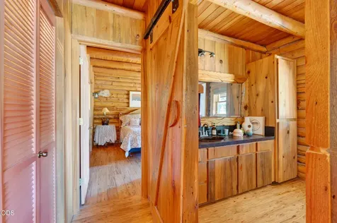 13751 SW Meadow View Drive Camp Sherman OR 97730