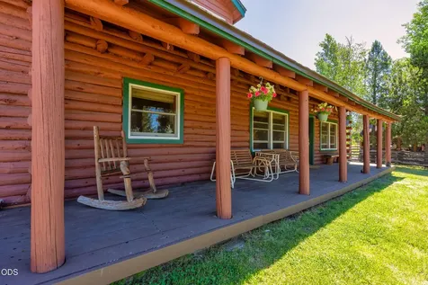 13751 SW Meadow View Drive Camp Sherman OR 97730