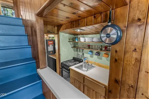 26104 SW Pine Drive Camp Sherman OR 97730