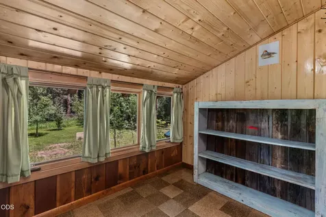 26104 SW Pine Drive Camp Sherman OR 97730