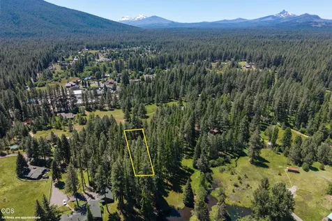 26104 SW Pine Drive Camp Sherman OR 97730