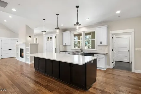 615 NW 89th Street Redmond OR 97756