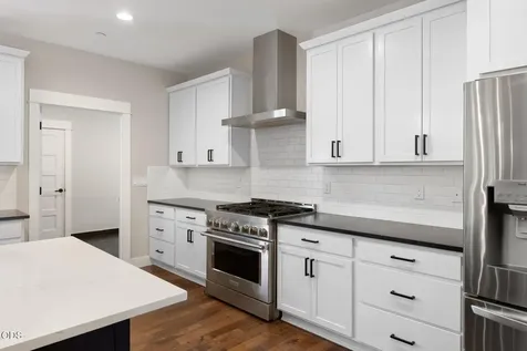 615 NW 89th Street Redmond OR 97756