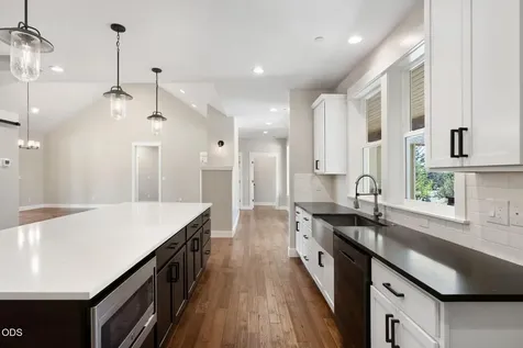 615 NW 89th Street Redmond OR 97756