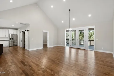 615 NW 89th Street Redmond OR 97756