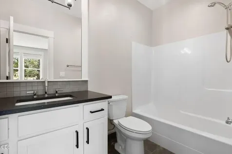 615 NW 89th Street Redmond OR 97756