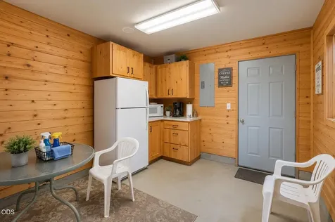 67480 Cloverdale Road Bend OR 97703