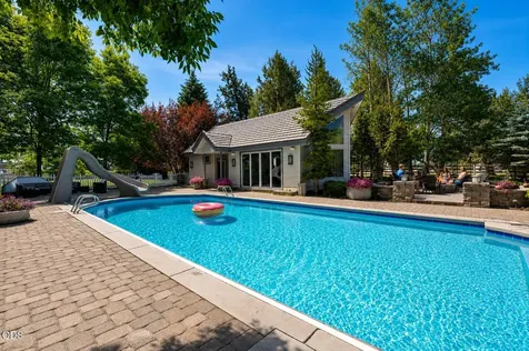 67480 Cloverdale Road Bend OR 97703