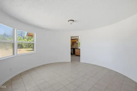 925 Meadow View Drive Williams OR 97544