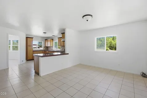 925 Meadow View Drive Williams OR 97544