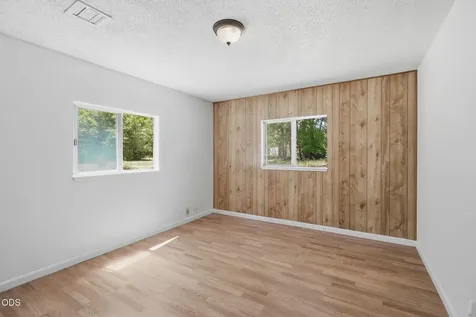 925 Meadow View Drive Williams OR 97544