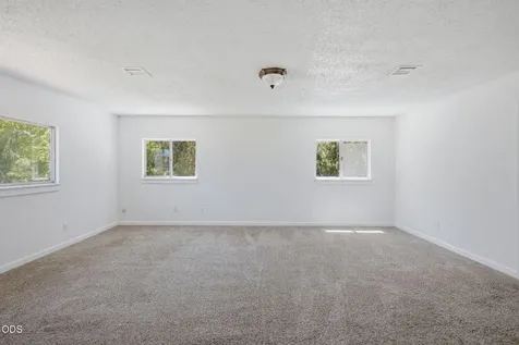 925 Meadow View Drive Williams OR 97544