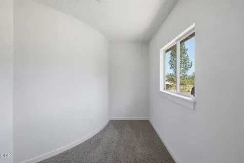 925 Meadow View Drive Williams OR 97544
