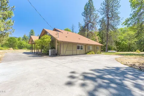 925 Meadow View Drive Williams OR 97544