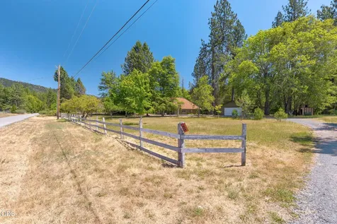 925 Meadow View Drive Williams OR 97544