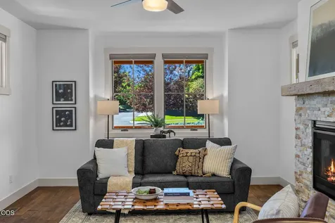 446 S Cottonwood Street Sisters OR 97759