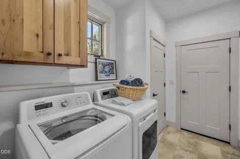 446 S Cottonwood Street Sisters OR 97759