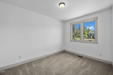 446 S Cottonwood Street Sisters OR 97759