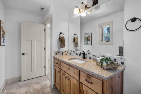 446 S Cottonwood Street Sisters OR 97759
