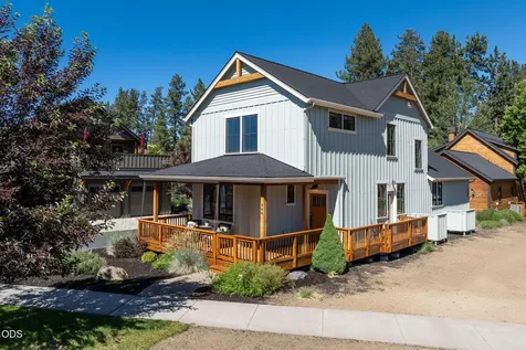446 S Cottonwood Street Sisters OR 97759