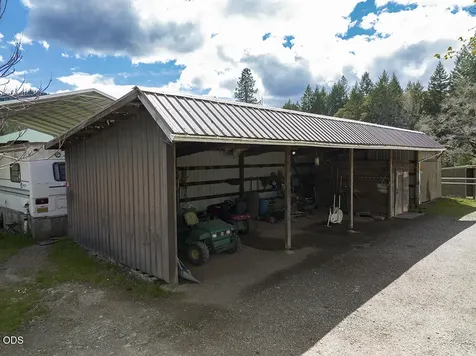 910 Reeves Creek Road Selma OR 97538