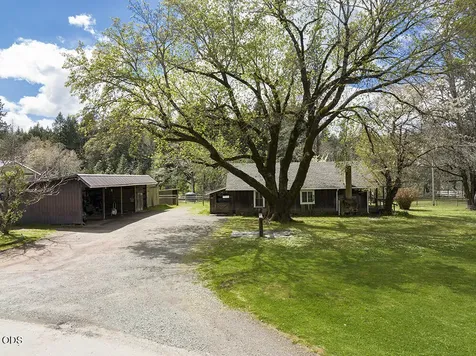 910 Reeves Creek Road Selma OR 97538