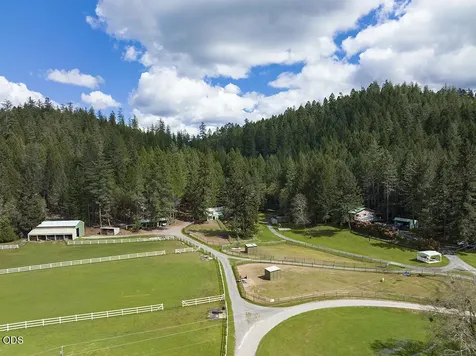 910 Reeves Creek Road Selma OR 97538