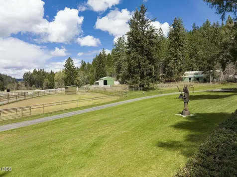 910 Reeves Creek Road Selma OR 97538