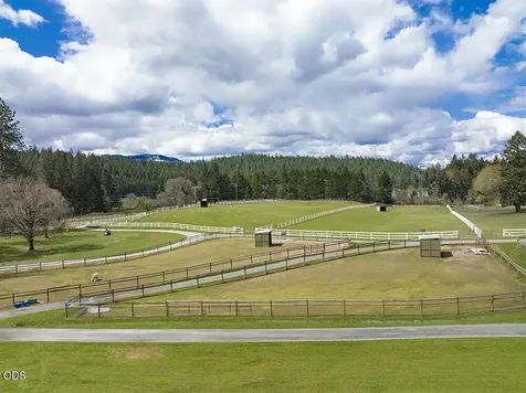 910 Reeves Creek Road Selma OR 97538