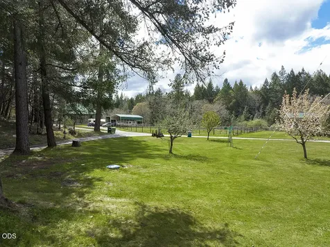 910 Reeves Creek Road Selma OR 97538