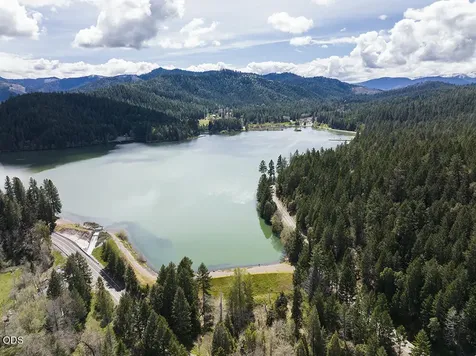 910 Reeves Creek Road Selma OR 97538