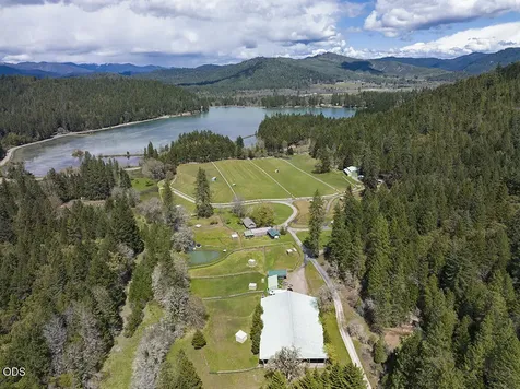 910 Reeves Creek Road Selma OR 97538