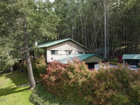 910 Reeves Creek Road Selma OR 97538