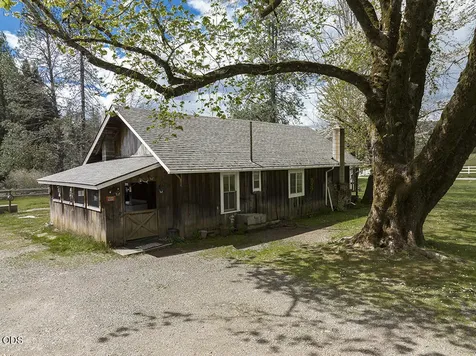910 Reeves Creek Road Selma OR 97538