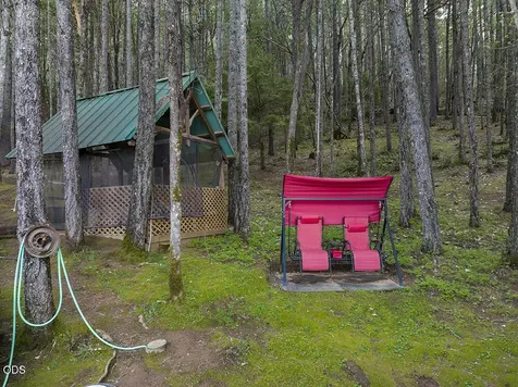 910 Reeves Creek Road Selma OR 97538
